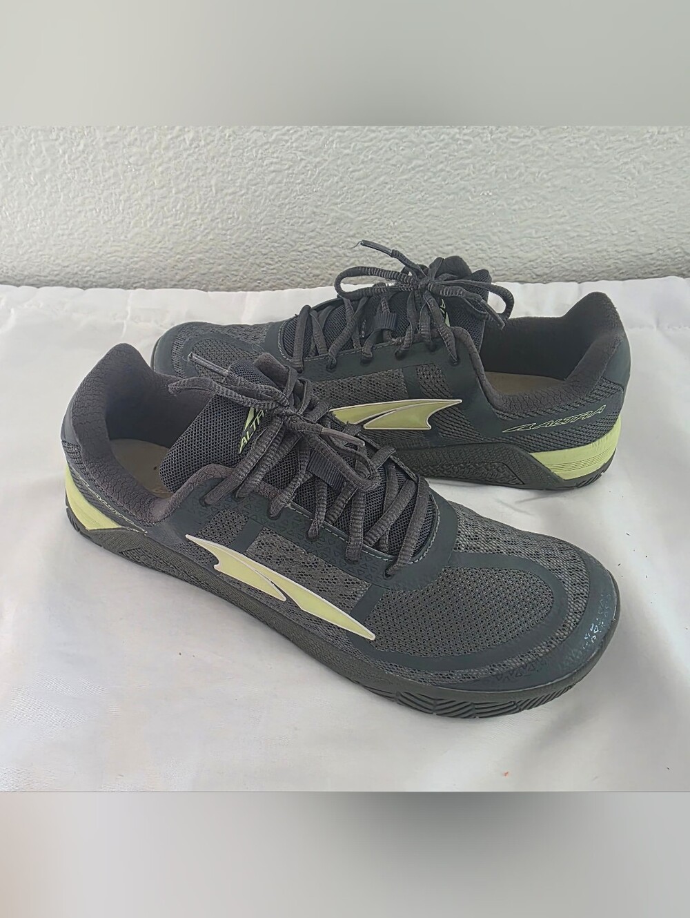 Altra Women's Hiit XT Zero Drop Cross Training CrossFit Shoes Gray/Lime Size 9.5